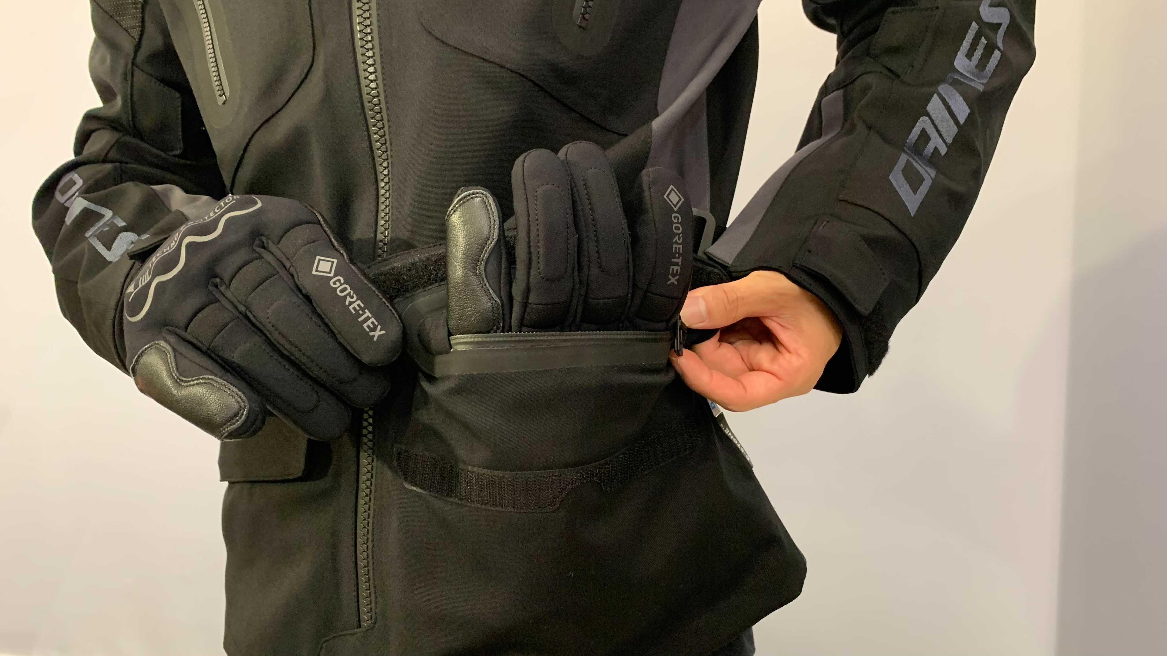 防水・防寒・快適性を兼ね備えたツーリングジャケット”TONALE D-DRY
